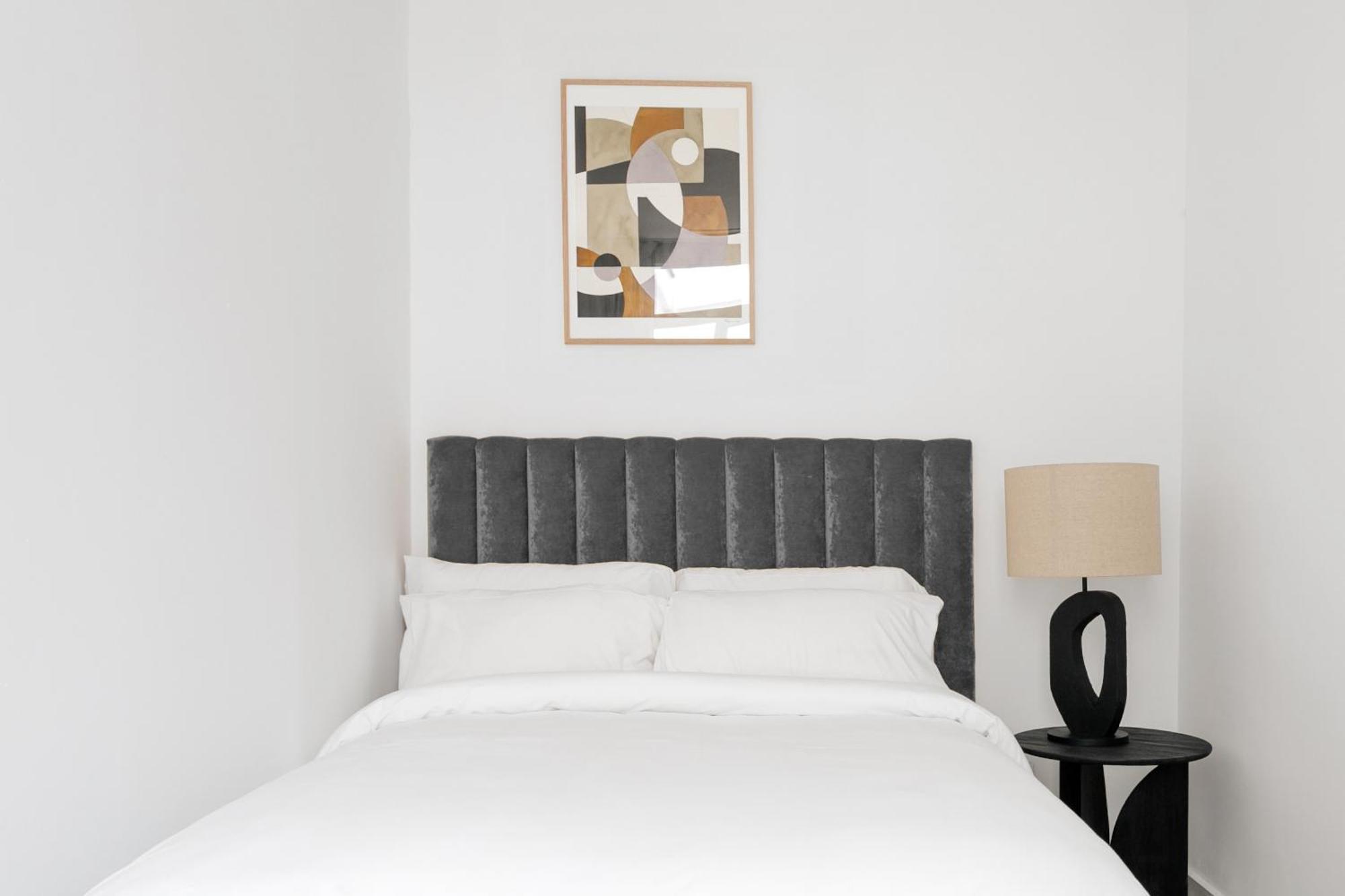 Aparthotel Sonder Santa Ana Madryt Zewnętrze zdjęcie