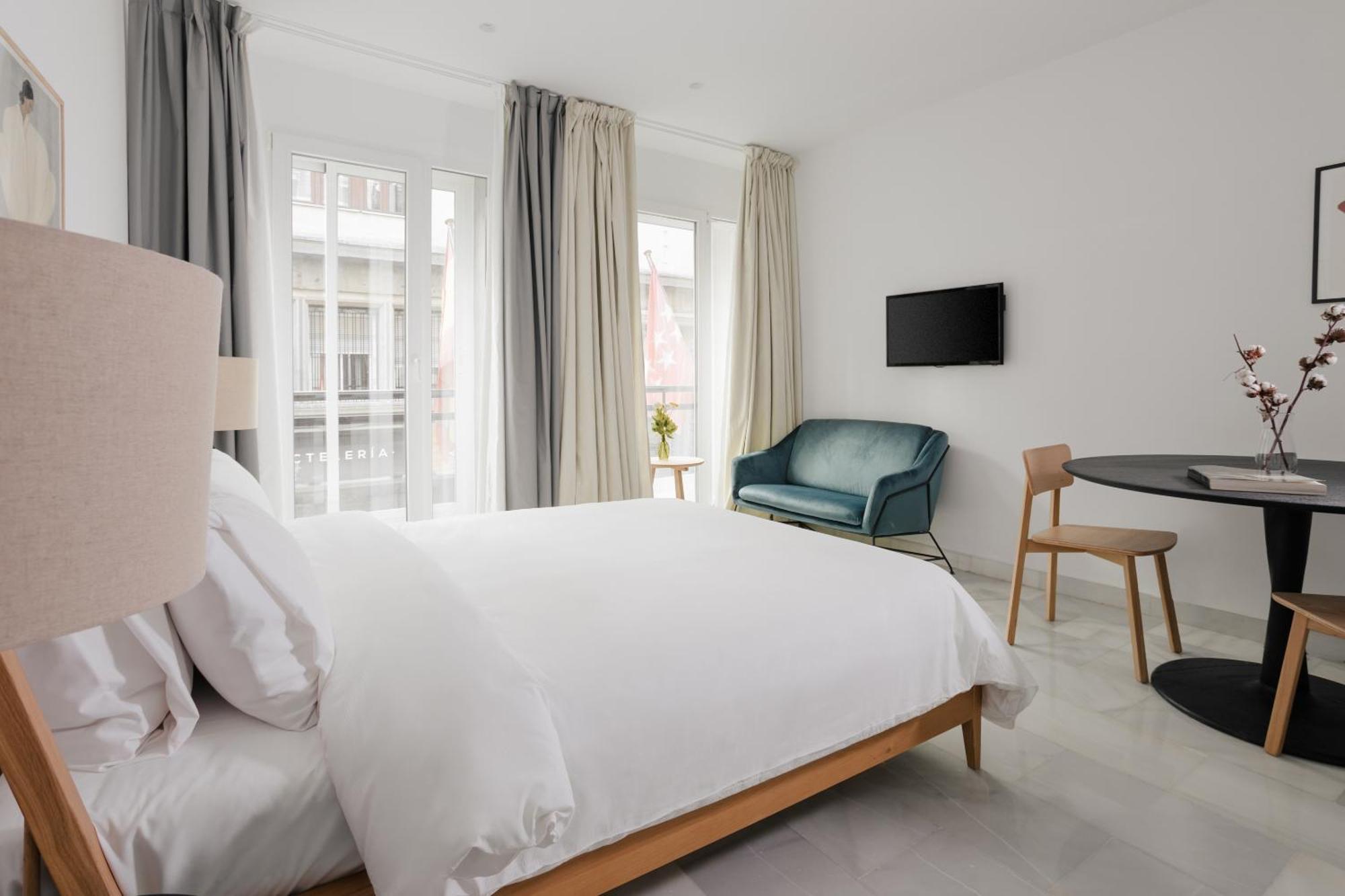 Aparthotel Sonder Santa Ana Madryt Zewnętrze zdjęcie