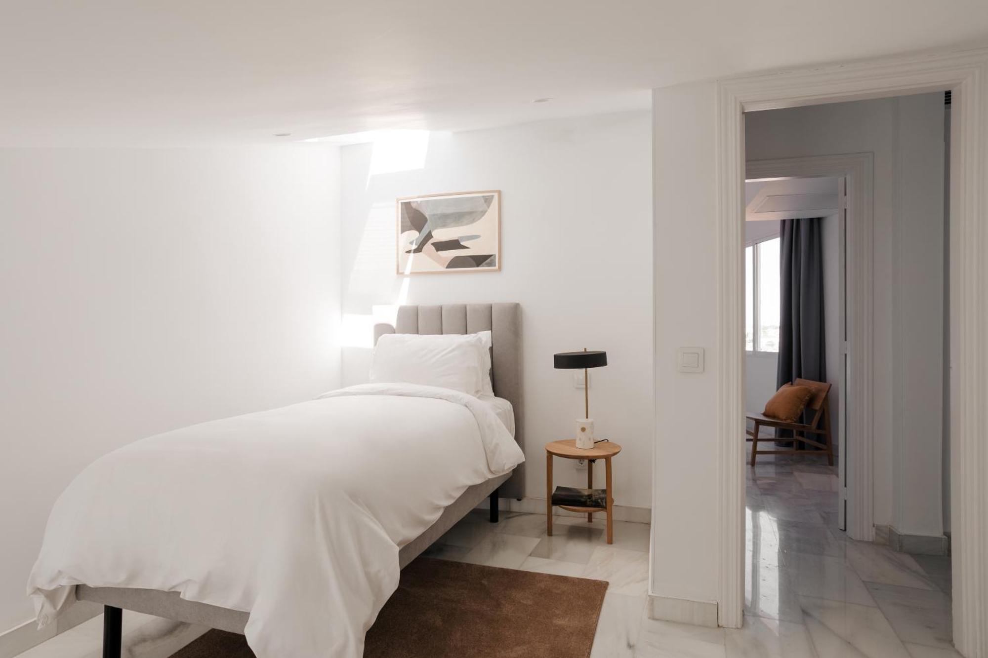 Aparthotel Sonder Santa Ana Madryt Zewnętrze zdjęcie